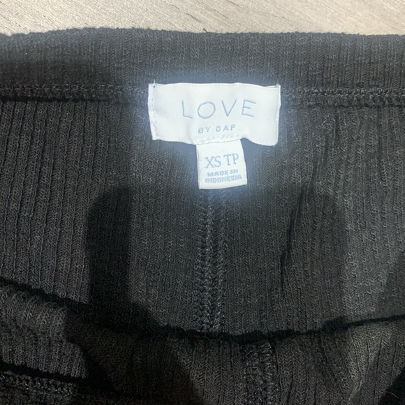 Ribbed Love By Gap Shorts - Picture 2 of 2